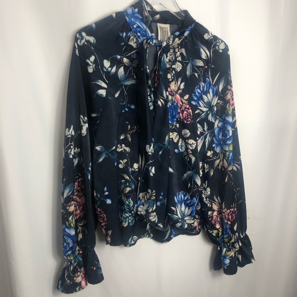 Free People blue Floral Pheasant blouse 556